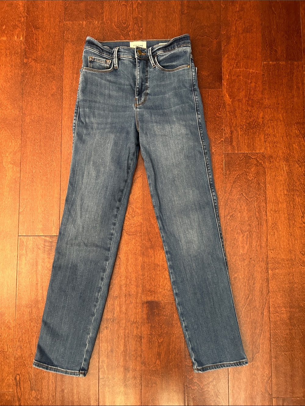 Frame Le Sylvie Slender Straight Leg Medium Blue Jeans, Size 26